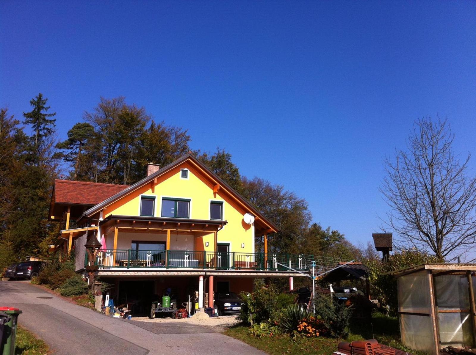 Gaestehaus Schmid Sankt Johann im Saggautal Bagian luar foto