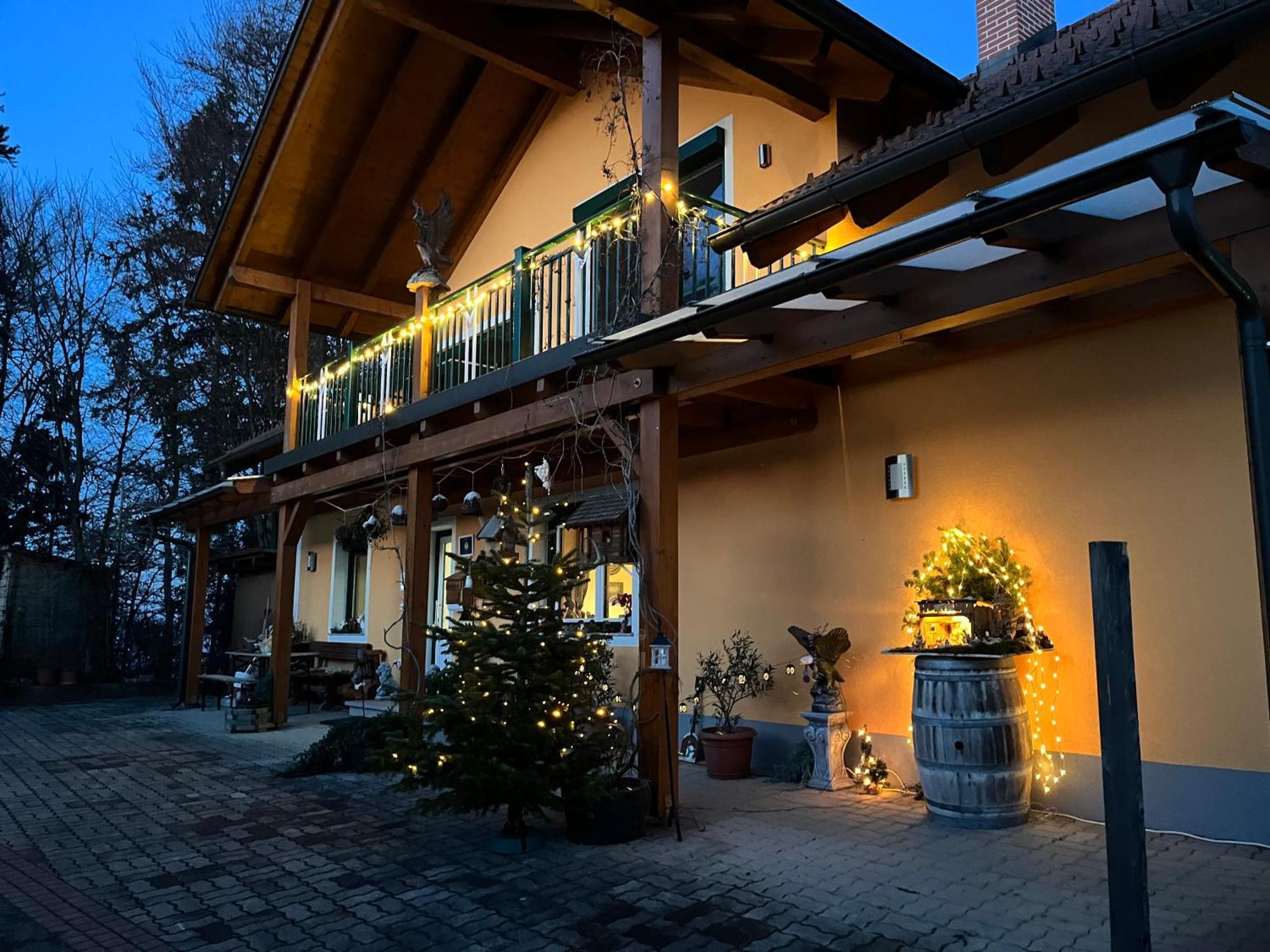 Gaestehaus Schmid Sankt Johann im Saggautal Bagian luar foto